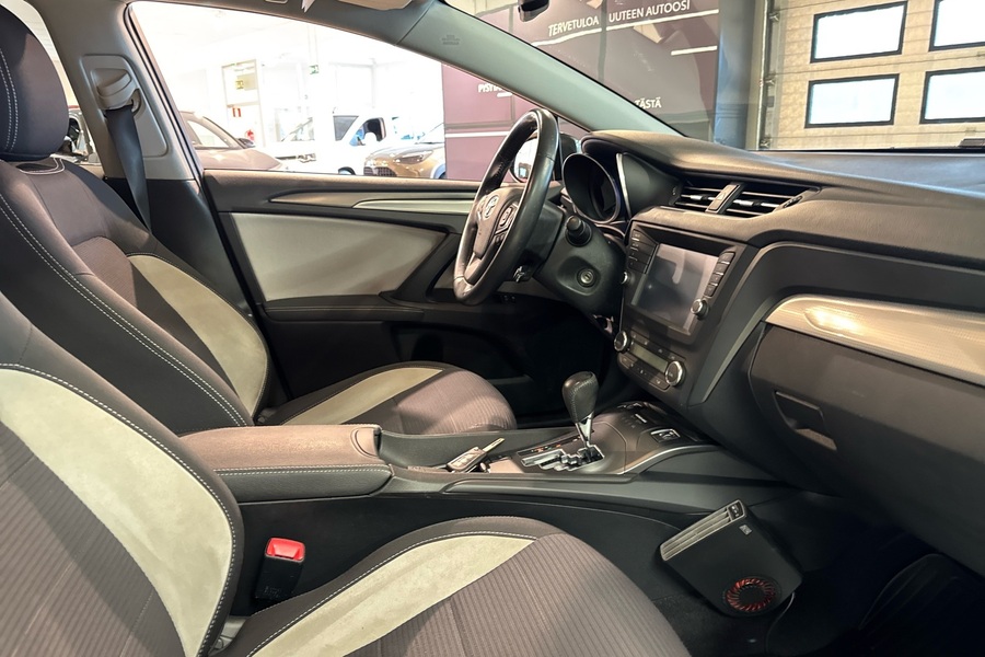 Toyota Avensis vaihtoauto