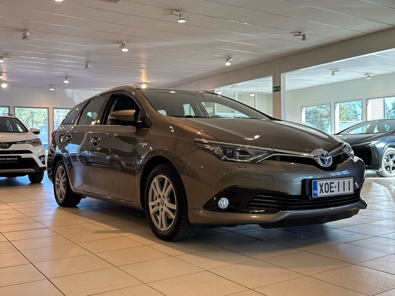 Toyota Auris vaihtoauto