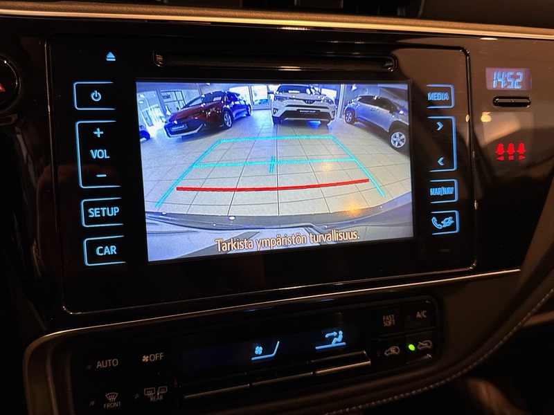 Toyota Auris vaihtoauto