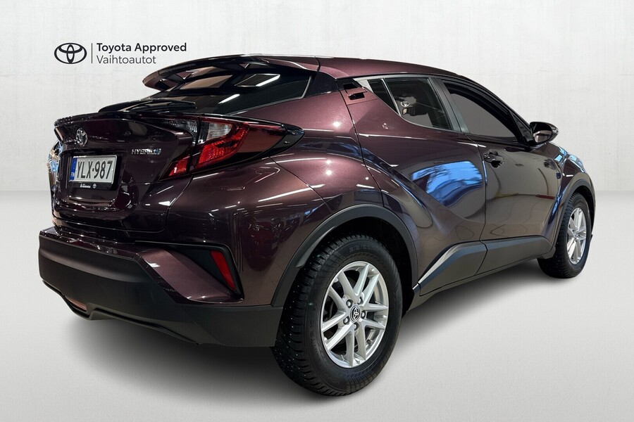 Toyota C-HR vaihtoauto