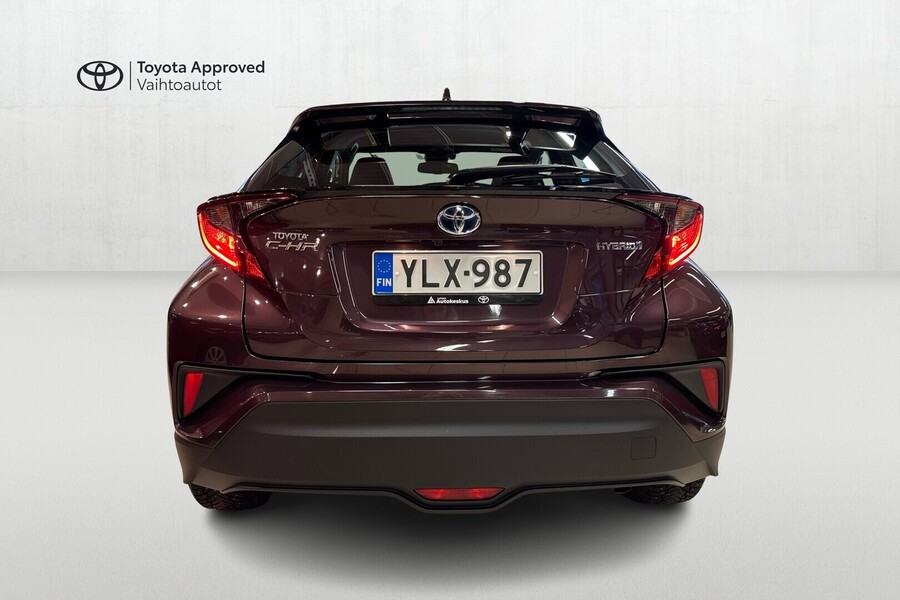 Toyota C-HR vaihtoauto