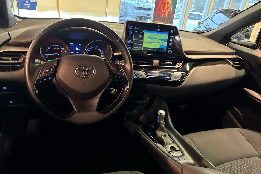 Toyota C-HR vaihtoauto