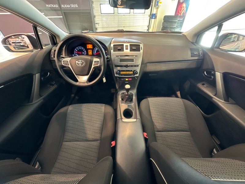 Toyota Avensis vaihtoauto