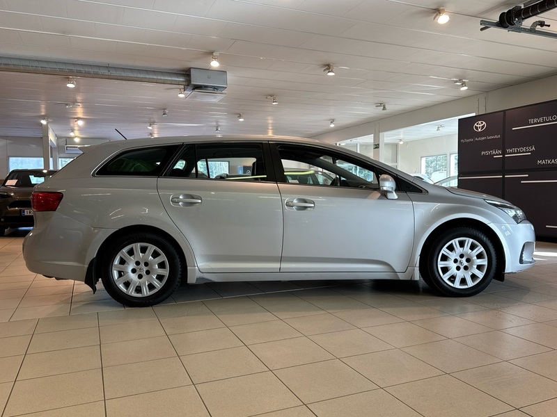 Toyota Avensis vaihtoauto