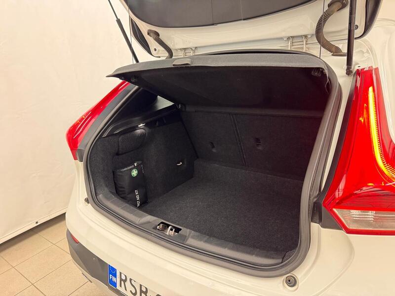 Volvo V40 Cross Country vaihtoauto