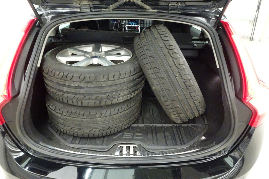 Volvo V60 vaihtoauto