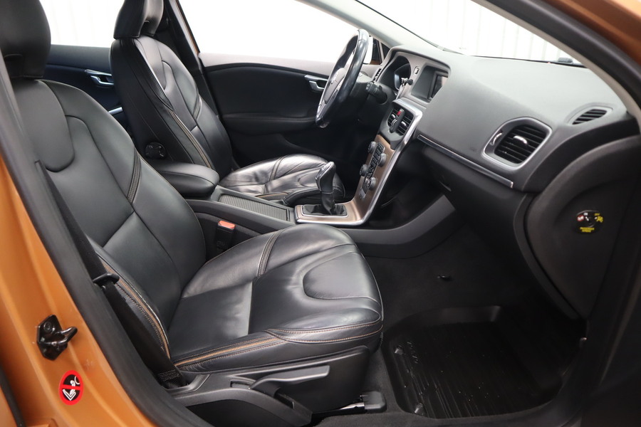 Volvo V40 Cross Country vaihtoauto