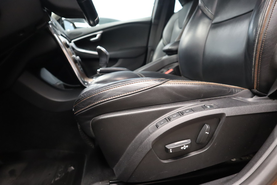 Volvo V40 Cross Country vaihtoauto