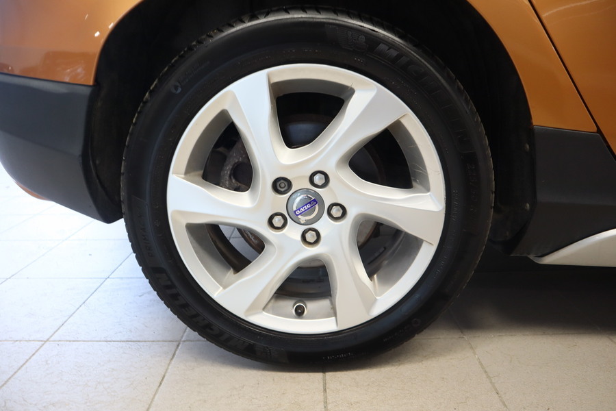Volvo V40 Cross Country vaihtoauto