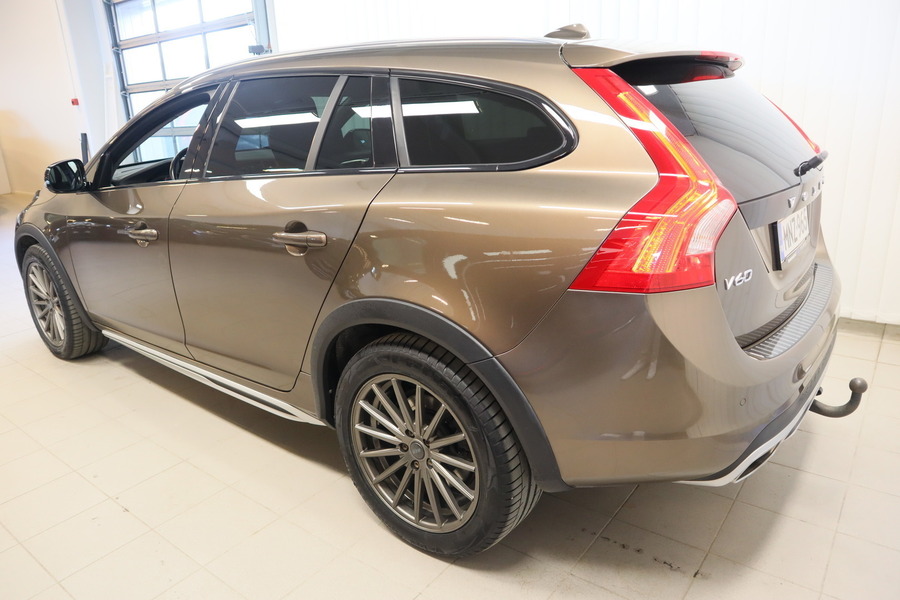 Volvo V60 Cross Country vaihtoauto