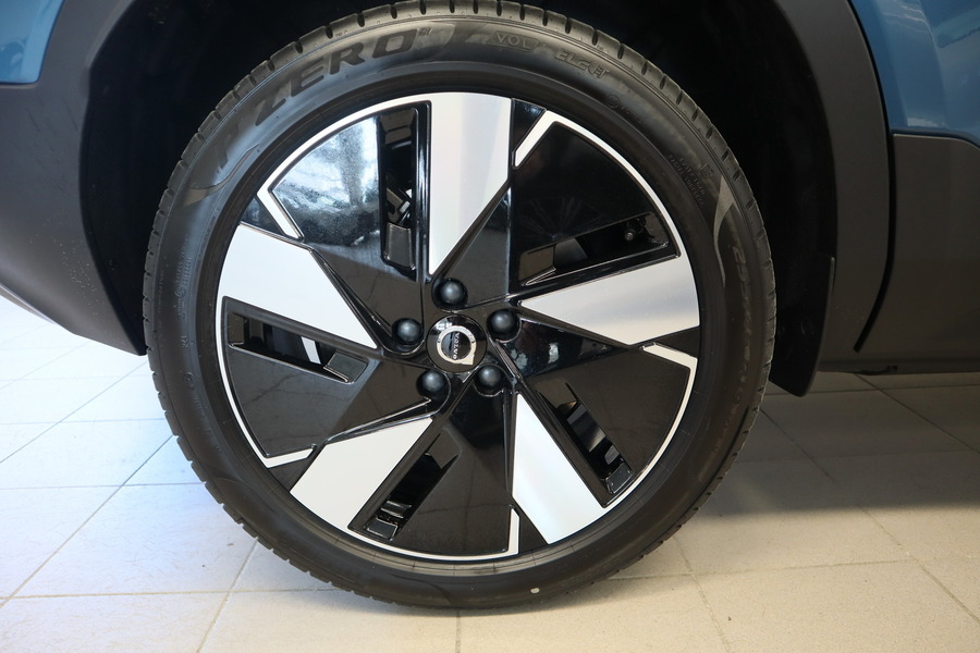 Volvo EX40 vaihtoauto