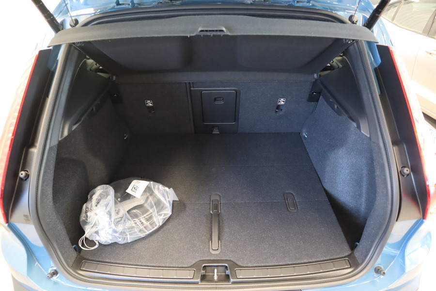 Volvo EX40 vaihtoauto