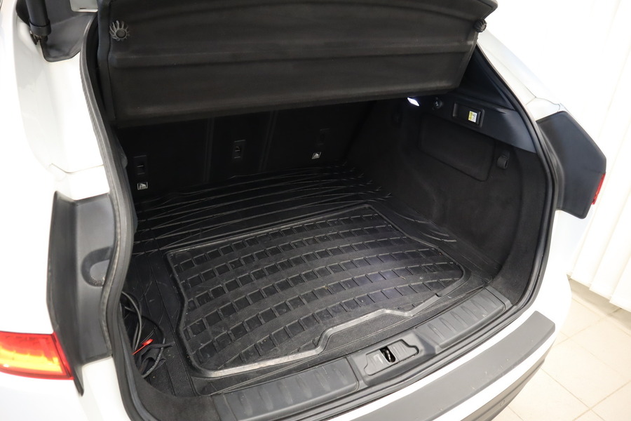 Jaguar F-PACE vaihtoauto