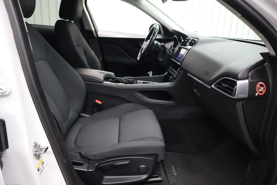 Jaguar F-PACE vaihtoauto