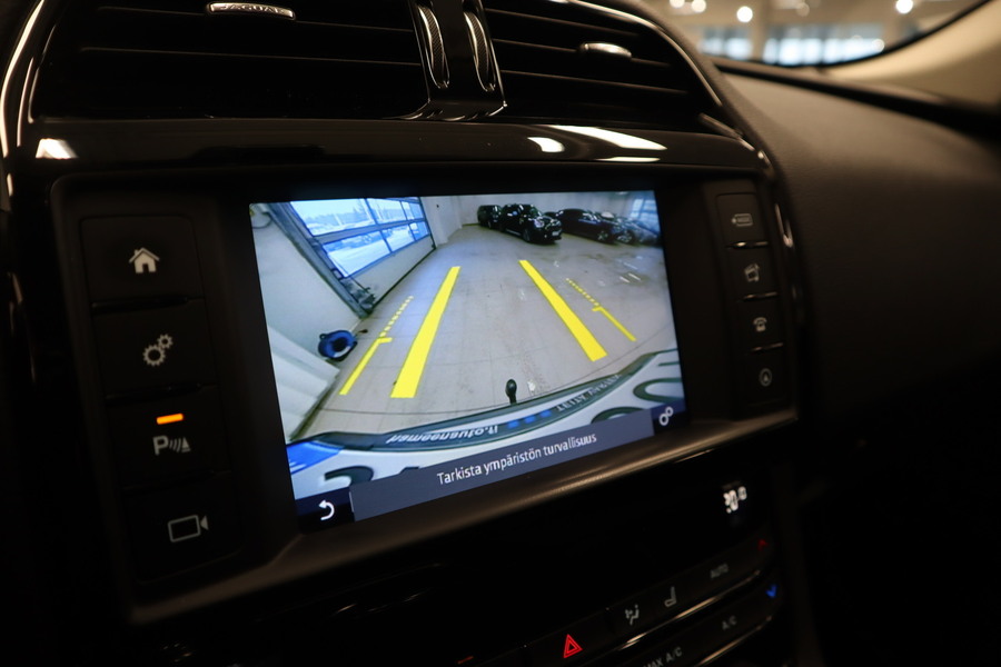 Jaguar F-PACE vaihtoauto