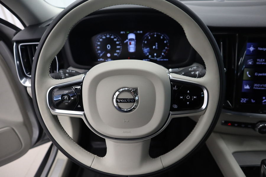 Volvo V60 Cross Country vaihtoauto