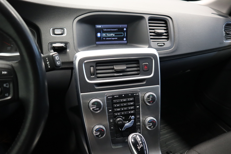 Volvo V60 Cross Country vaihtoauto