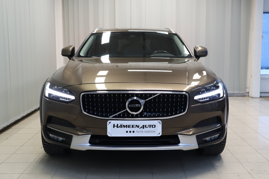 Volvo V90 Cross Country vaihtoauto
