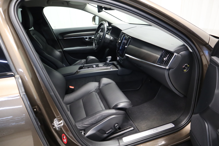 Volvo V90 Cross Country vaihtoauto