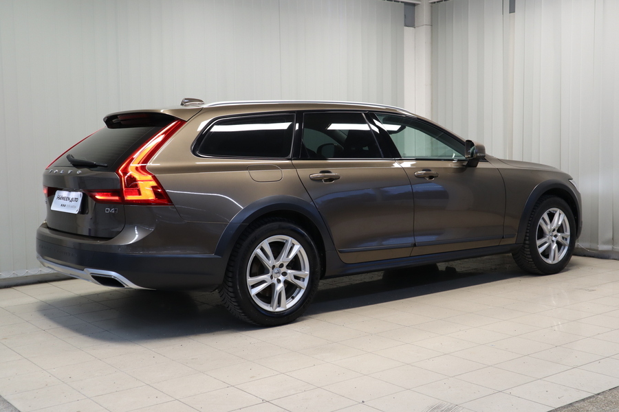 Volvo V90 Cross Country vaihtoauto