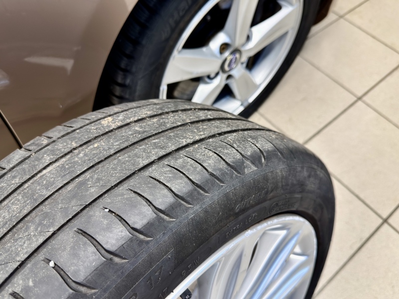 Volvo V40 vaihtoauto