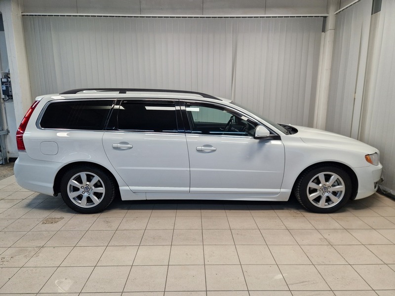 Volvo V70 vaihtoauto