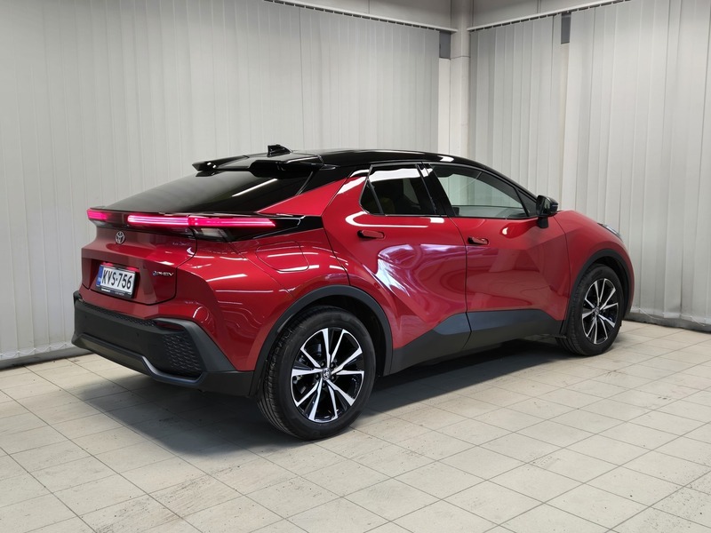 Toyota C-HR vaihtoauto