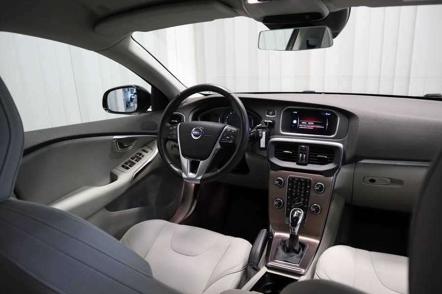 Volvo V40 Cross Country vaihtoauto