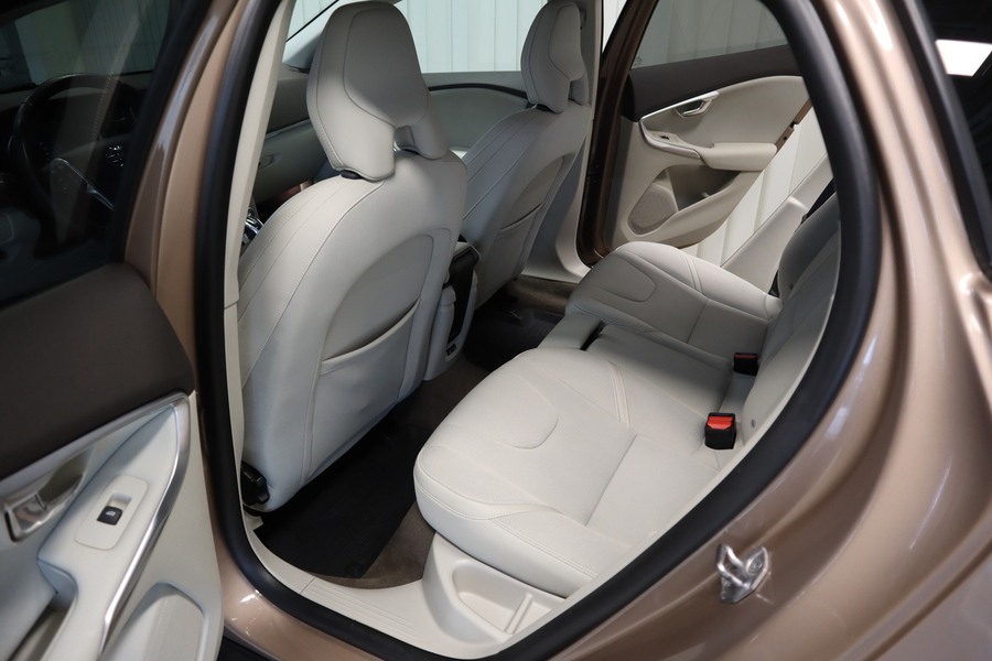 Volvo V40 Cross Country vaihtoauto