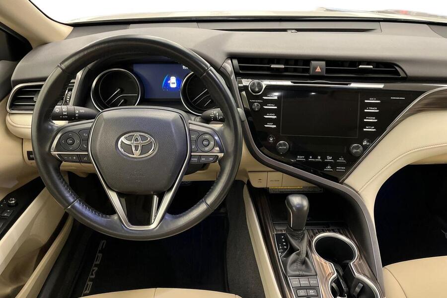 Toyota Camry vaihtoauto