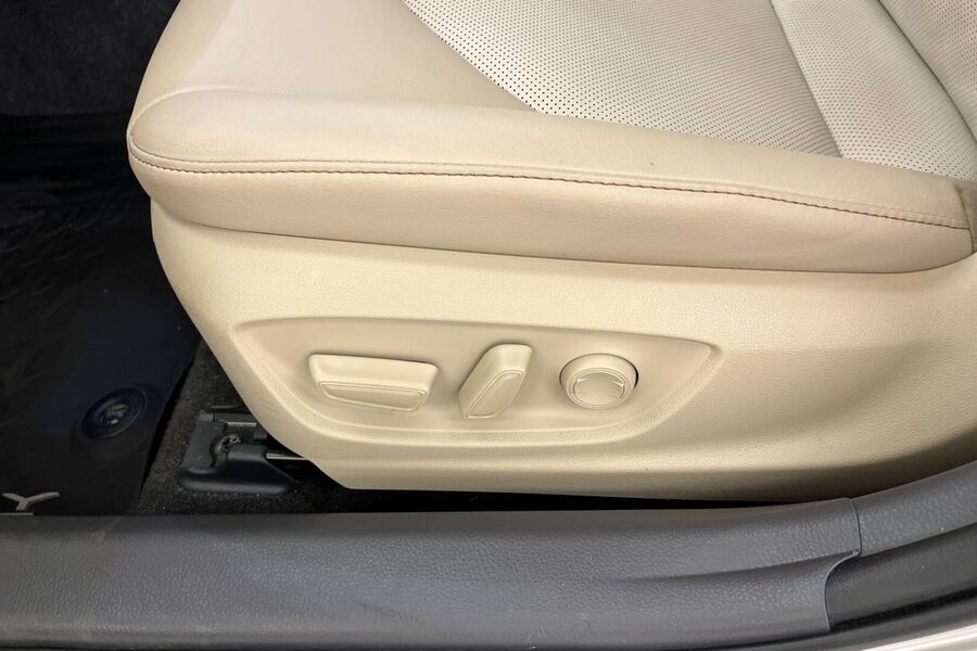 Toyota Camry vaihtoauto