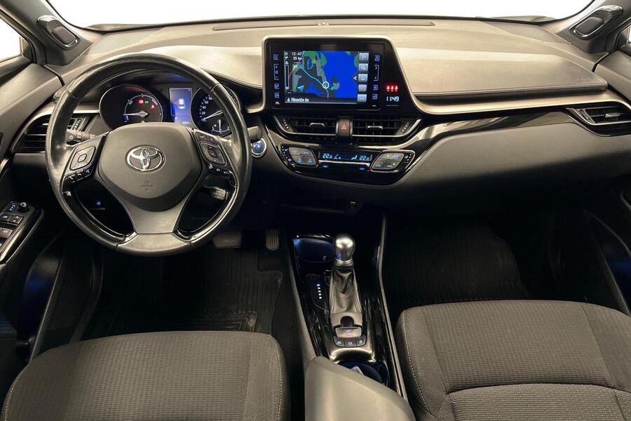 Toyota C-HR vaihtoauto