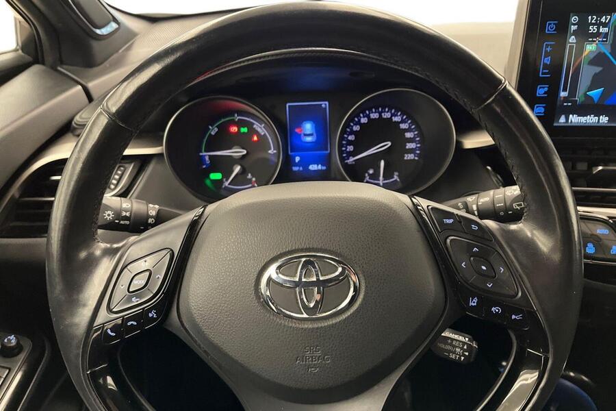 Toyota C-HR vaihtoauto