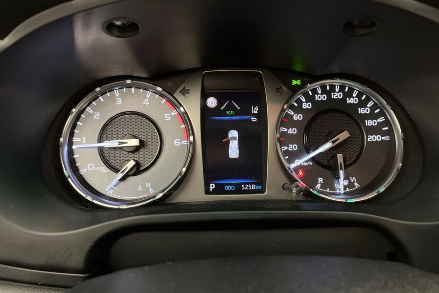 Toyota Hilux vaihtoauto