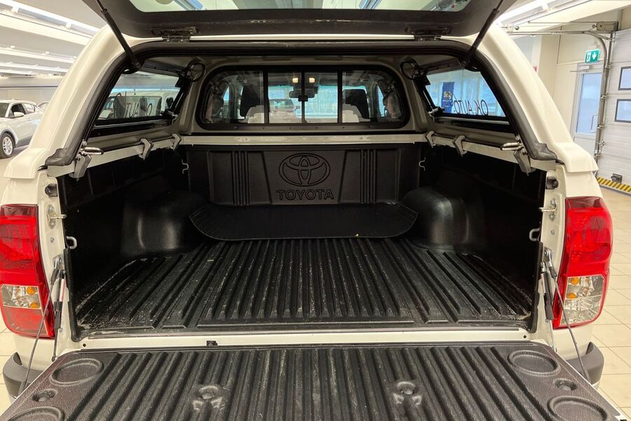 Toyota Hilux vaihtoauto