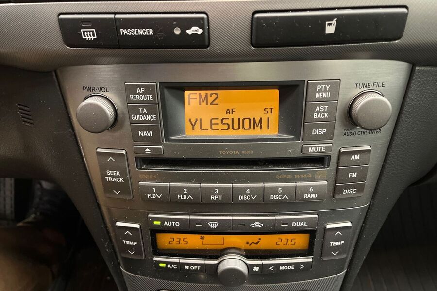 Toyota Avensis vaihtoauto