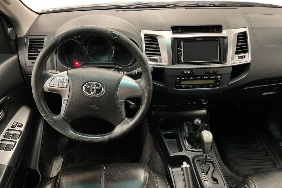 Toyota Hilux vaihtoauto