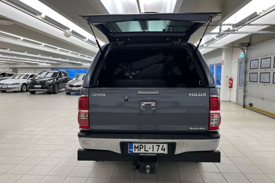 Toyota Hilux vaihtoauto