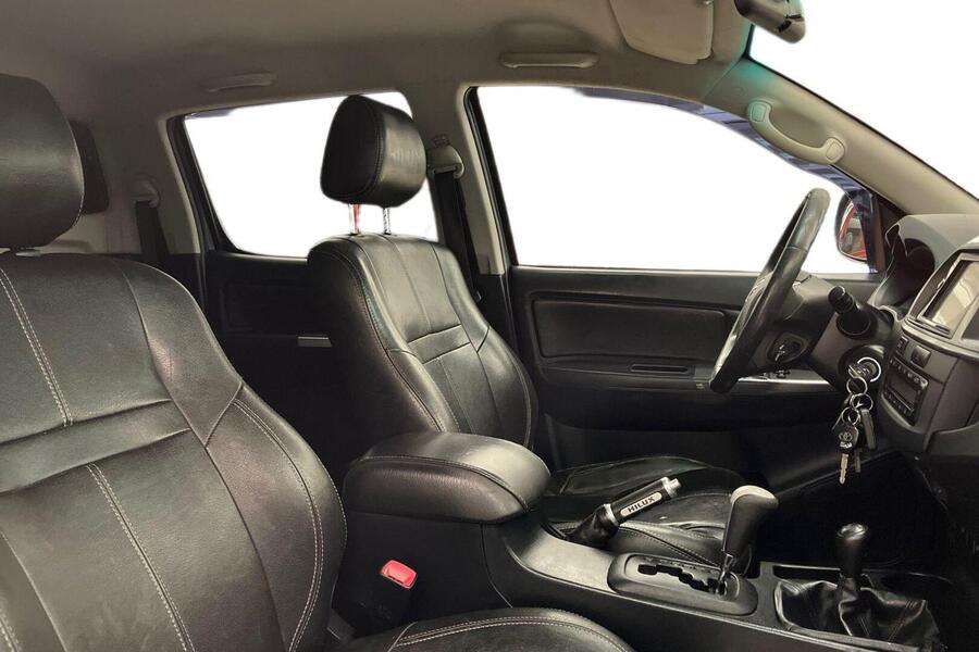 Toyota Hilux vaihtoauto