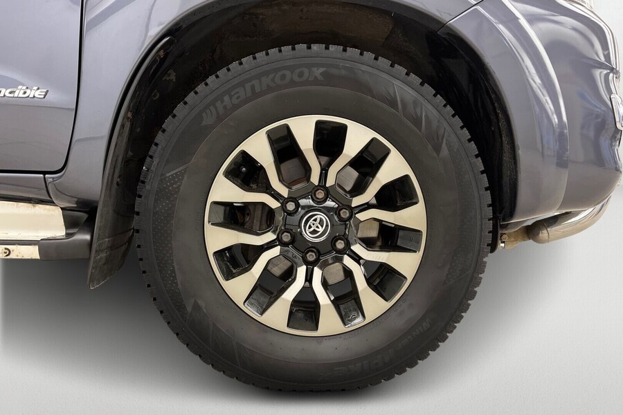 Toyota Hilux vaihtoauto