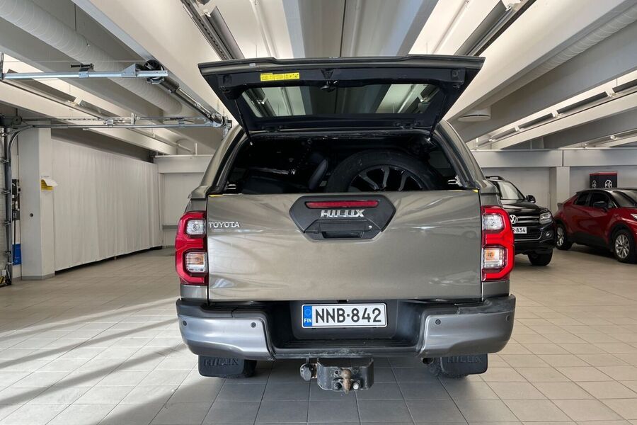 Toyota Hilux vaihtoauto