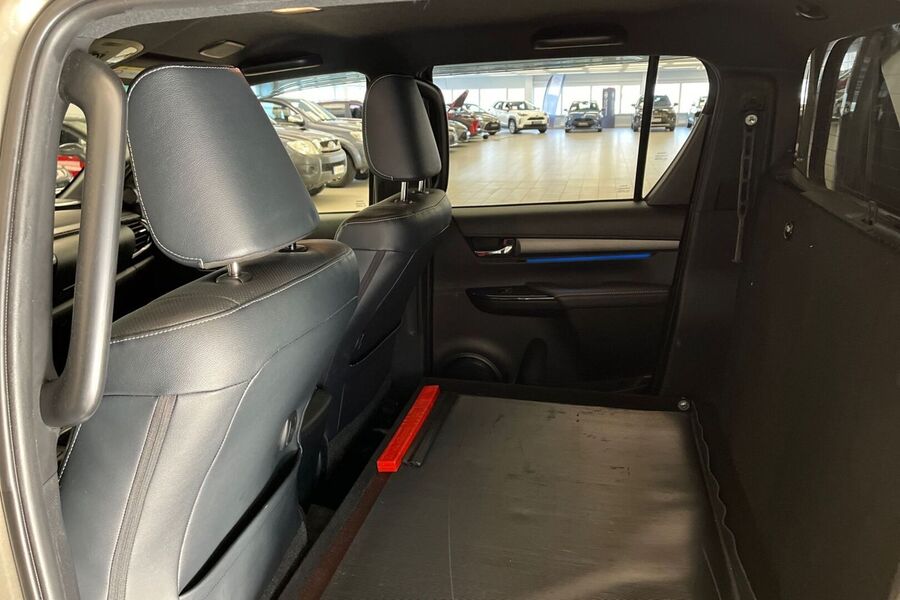 Toyota Hilux vaihtoauto