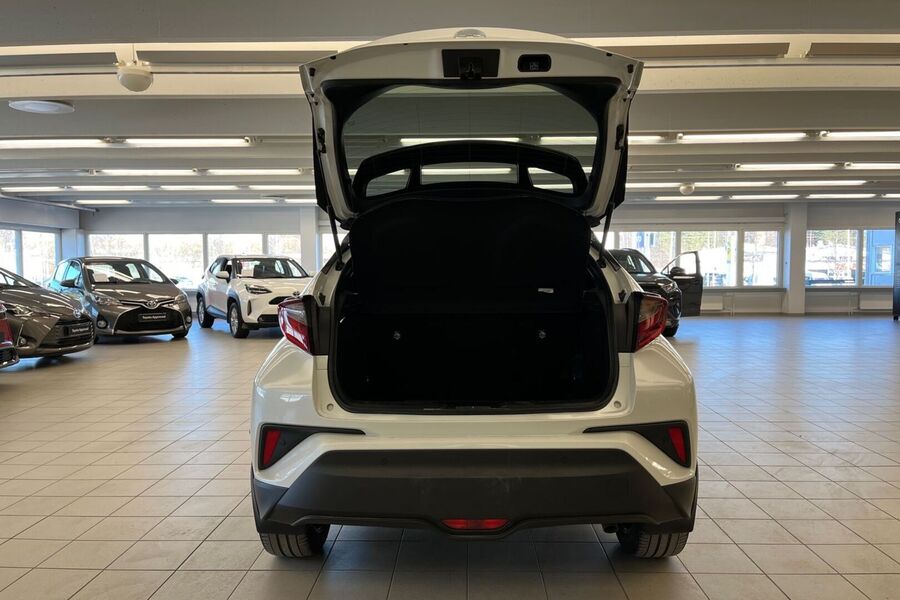 Toyota C-HR vaihtoauto