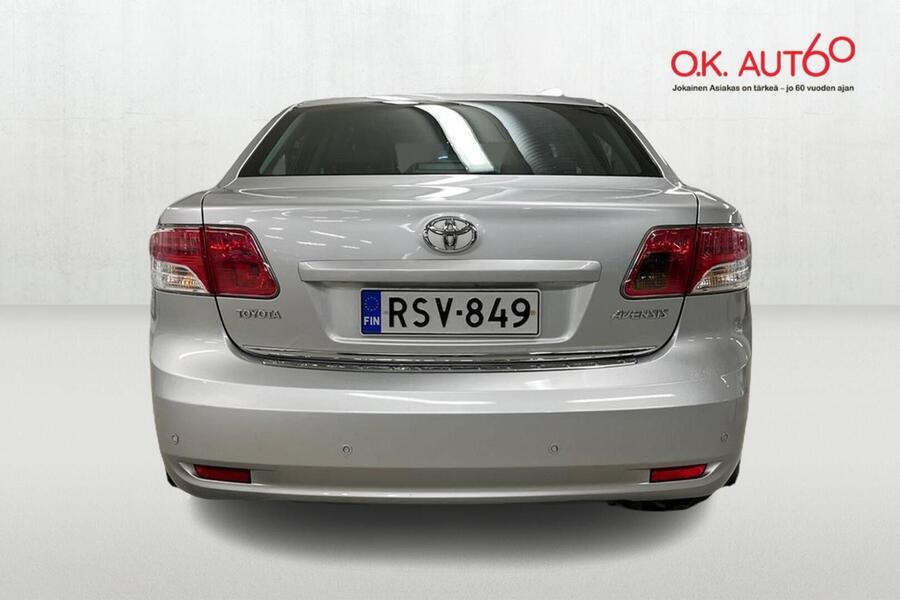 Toyota Avensis vaihtoauto