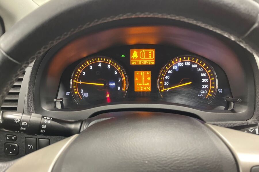 Toyota Avensis vaihtoauto