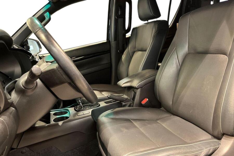 Toyota Hilux vaihtoauto