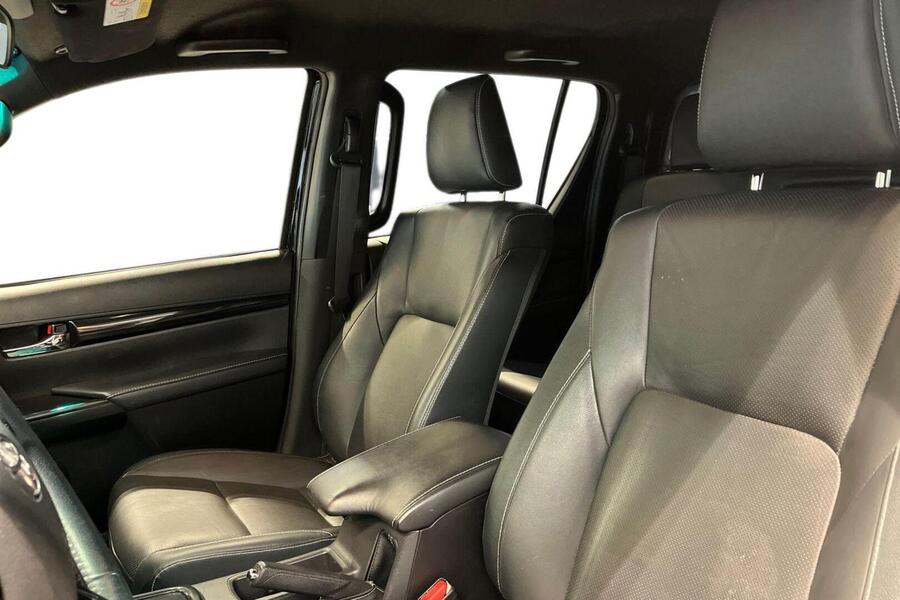 Toyota Hilux vaihtoauto