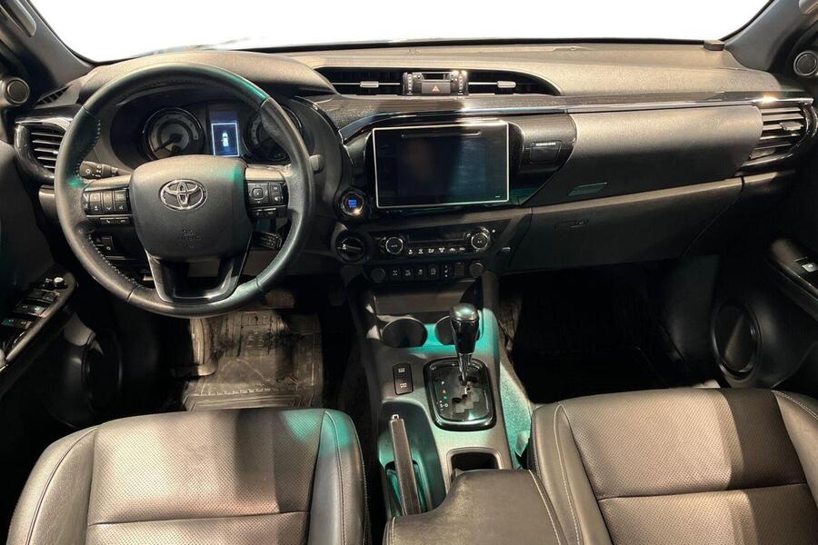 Toyota Hilux vaihtoauto