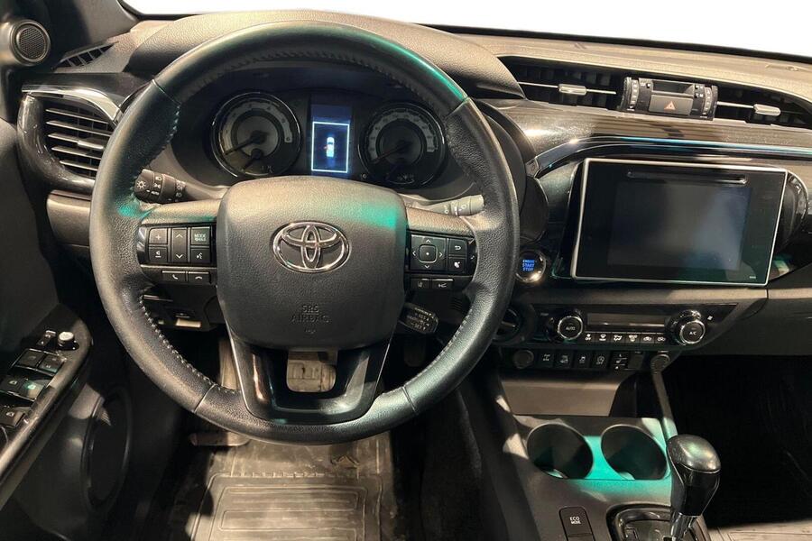 Toyota Hilux vaihtoauto