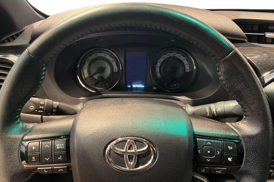 Toyota Hilux vaihtoauto